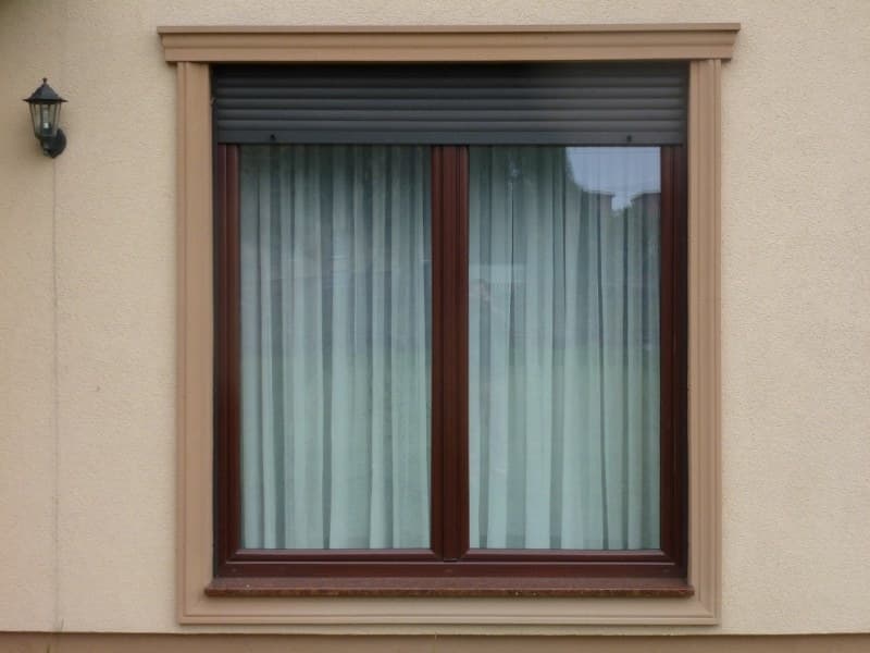 Corniche de fenêtre GO2 - style architectural traditionnel Personnalisée - Coupes et finition d’usine – gratuites.