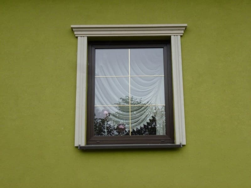 GO9 window cornice