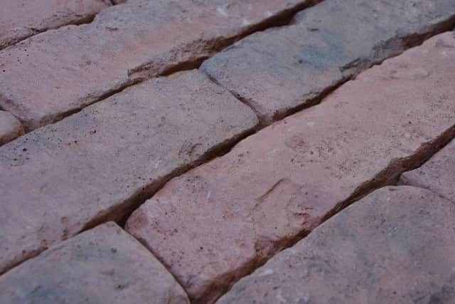 Carrelage ciment Old Terrace Brick Medium – Style gothique – L : 6.5 cm x H : 27 cm x Ep : 3.5 cm