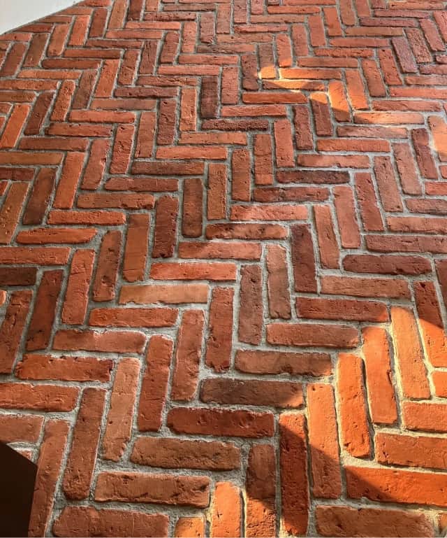Carreaux de ciment brique ancienne – L : 6.5 cm x H : 27 cm x Ep : 1.5 cm