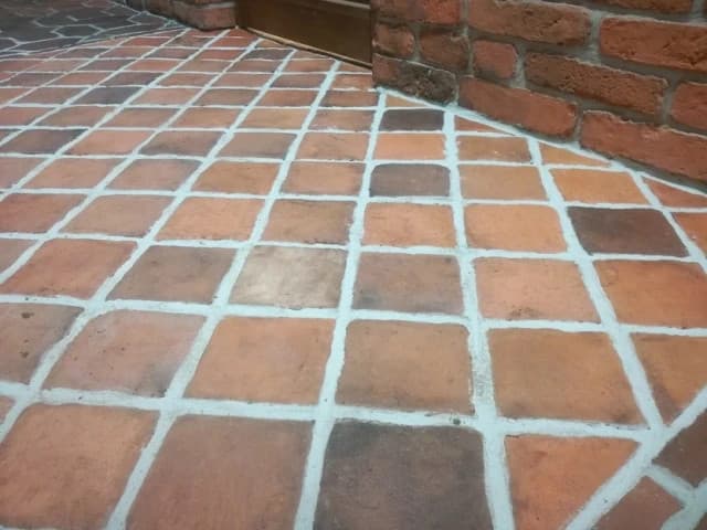 Carrelage carré imitation brique ancienne – L : 13.5 cm x H : 13.5 cm x Ep : 1.5 cm