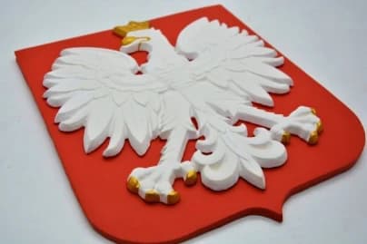 The size of the emblem is 27.5x24 cm