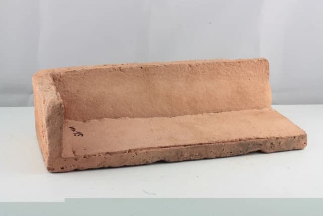 Appui de fenêtre/bord d'escalier, finition arrondie de 1,5 cm à droite
